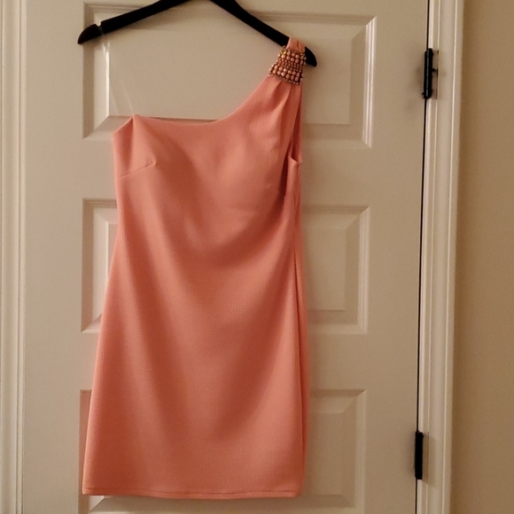 Dress - Picture 3 of 4